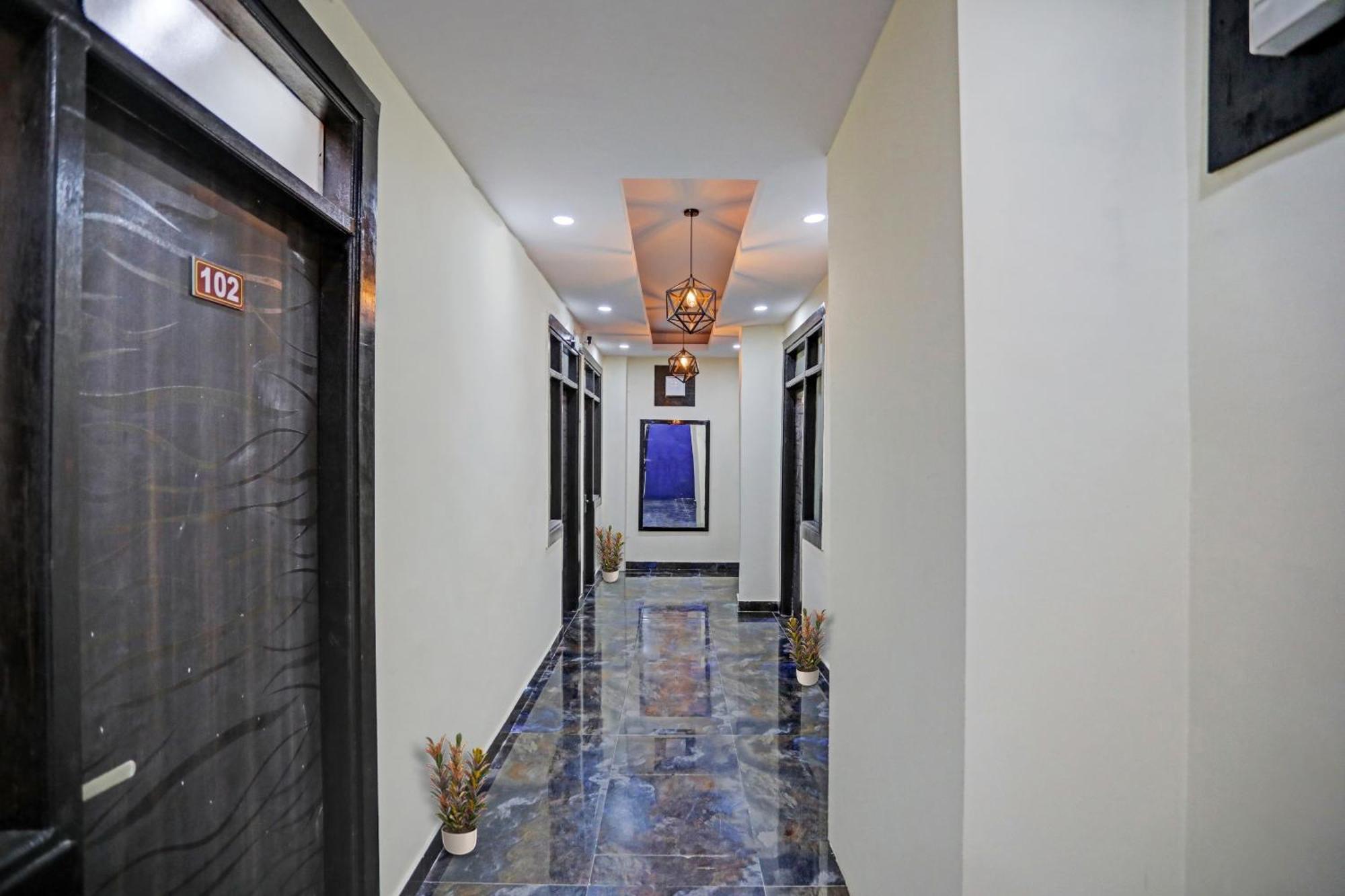 Flagship Grand Imperial Near Worlds Of Wonder Hotel Kālkāji Devi Buitenkant foto